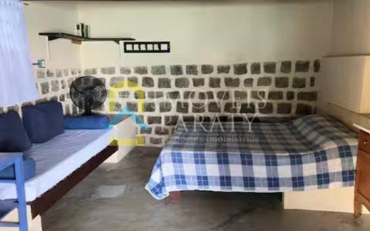 SVP 1998 – Sítio com 3 Casas fazendo Frente com o Mar no Saco do Mamanguá