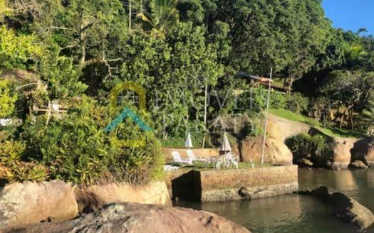 SVP 1998 – Sítio com 3 Casas fazendo Frente com o Mar no Saco do Mamanguá