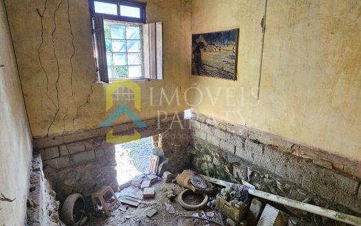CVP 2007 – Lote com 2 Casas em Ruinas Com Fundos com Cachoeira no Bairro Ponte Branca