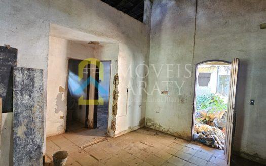 CVP 2007 – Lote com 2 Casas em Ruinas Com Fundos com Cachoeira no Bairro Ponte Branca